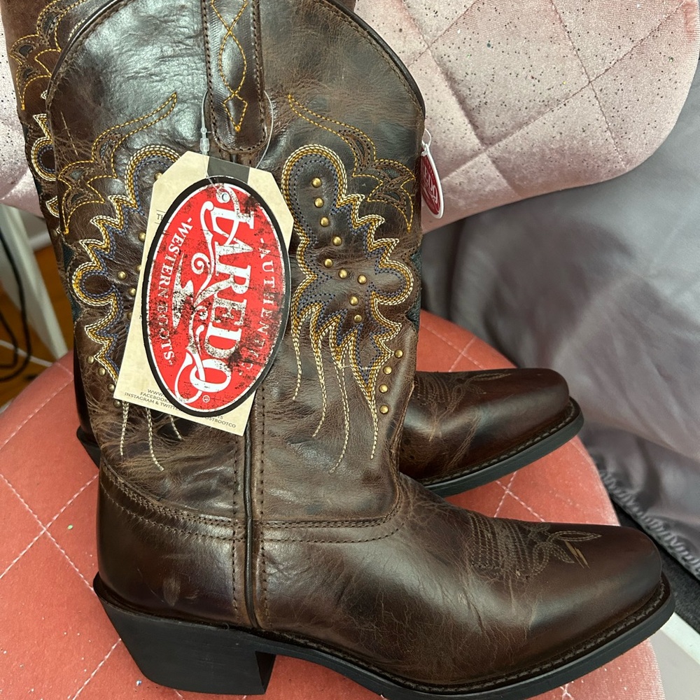 Laredo cowgirl boots